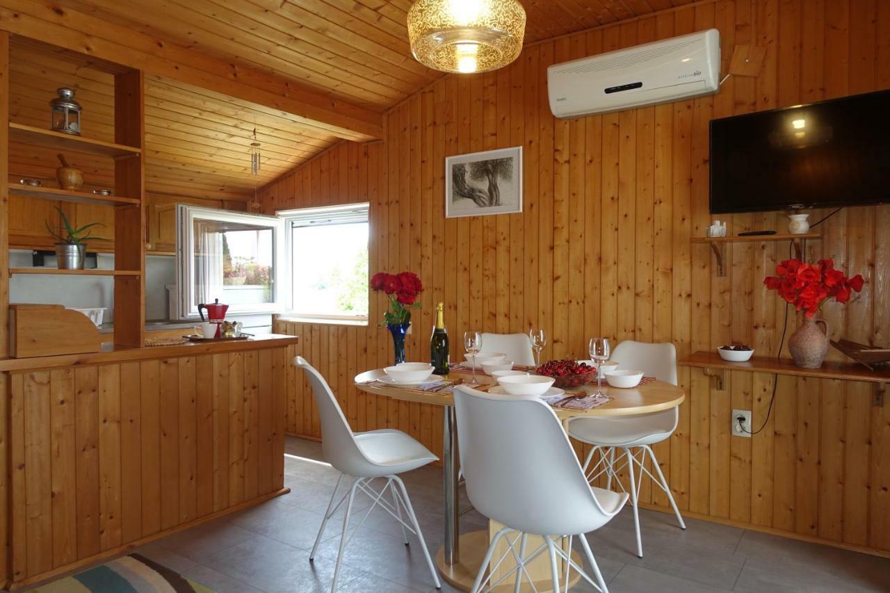 Apartman Joy Nin Exterior photo