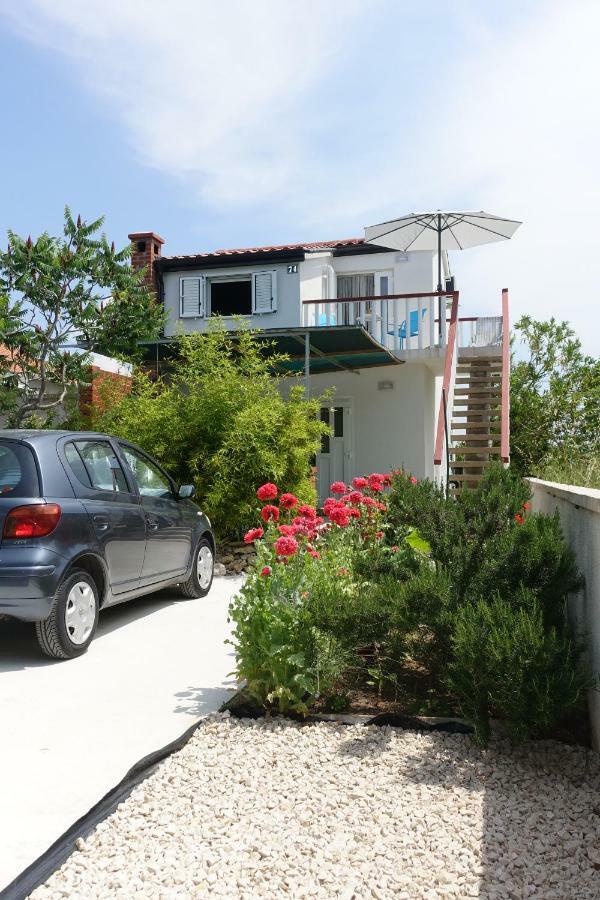 Apartman Joy Nin Exterior photo